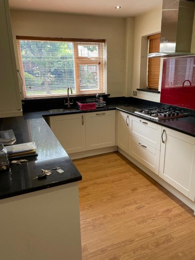 5 Bed House, 32 Tutbury Avenue, Cannon Park, Coventry, Cv4 7Bj别墅 外观 照片